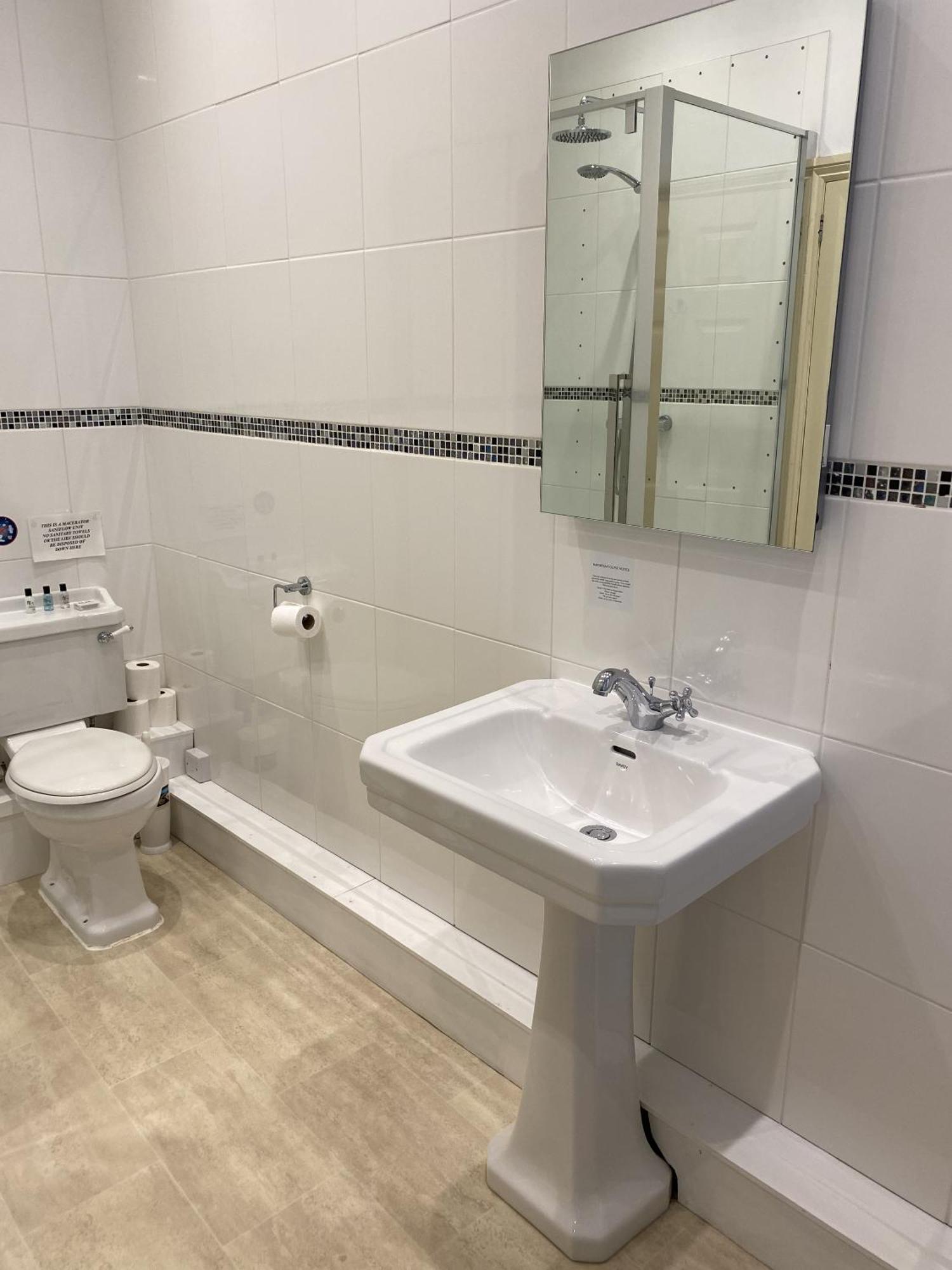 New Inn Hotel Lechlade Pokoj fotografie