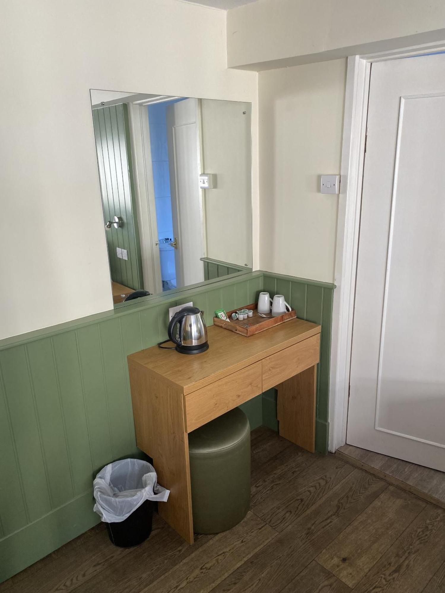 New Inn Hotel Lechlade Pokoj fotografie
