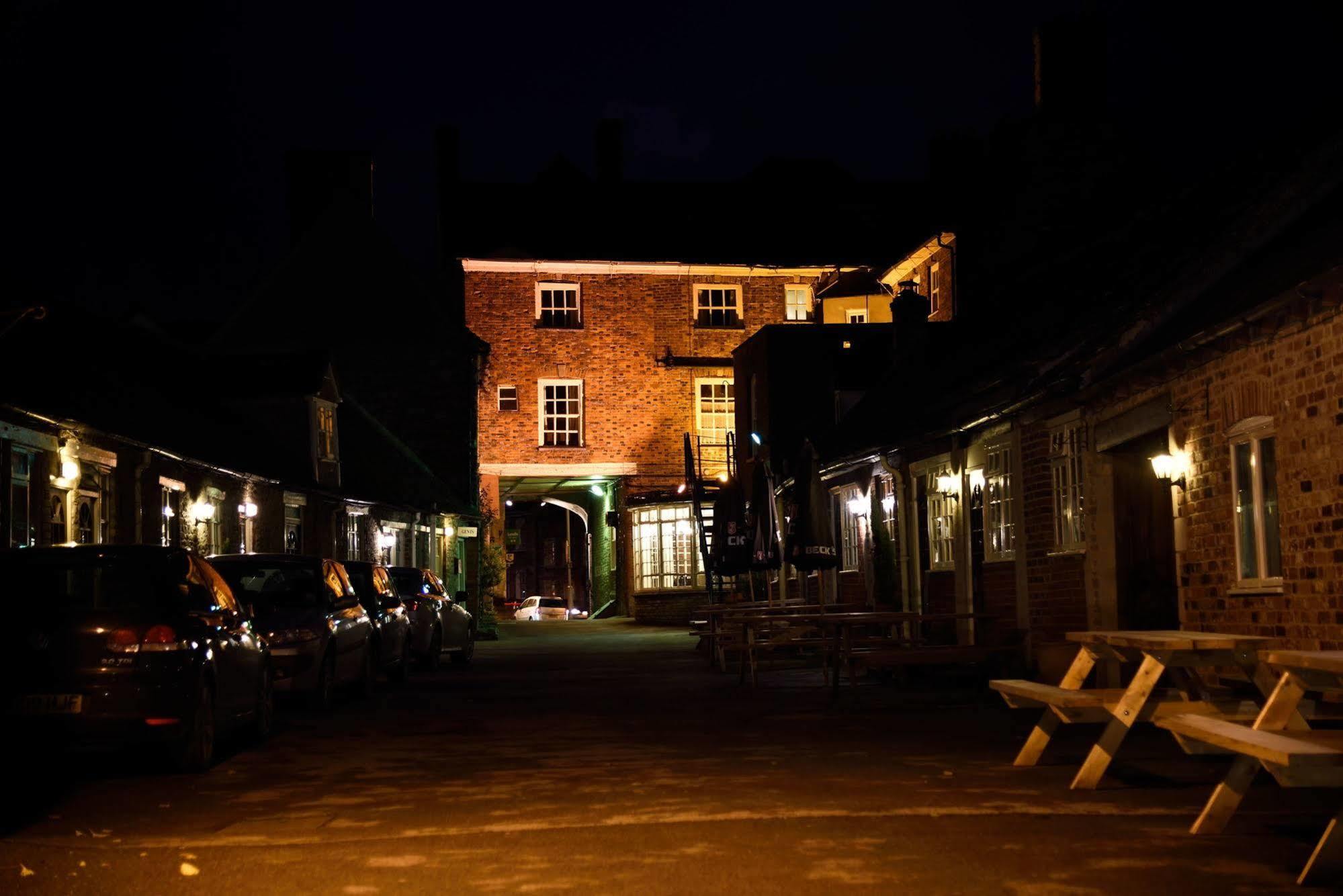 New Inn Hotel Lechlade Exteriér fotografie
