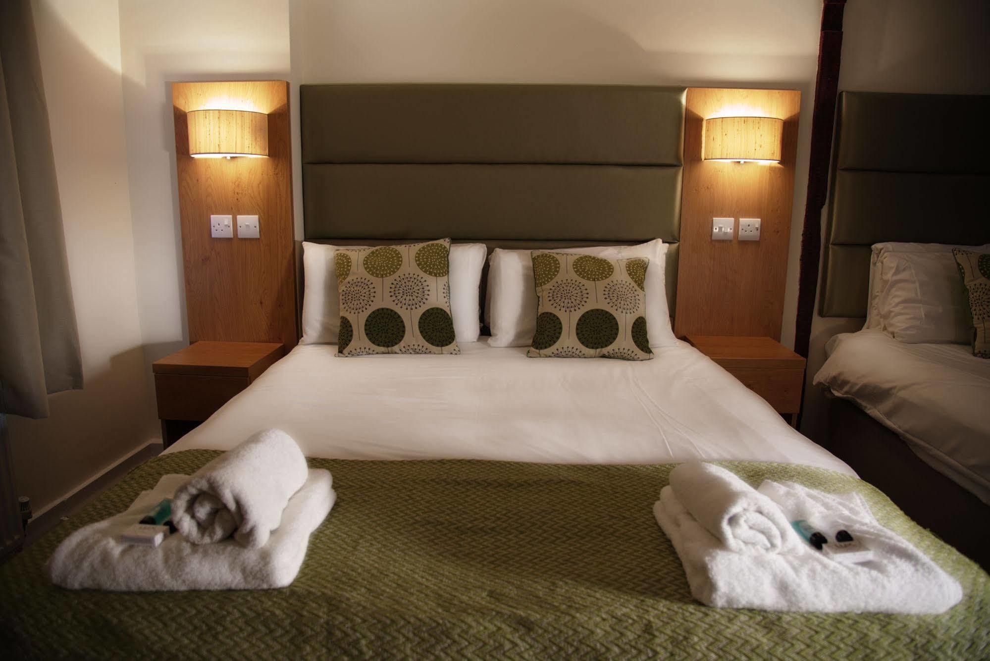 New Inn Hotel Lechlade Exteriér fotografie